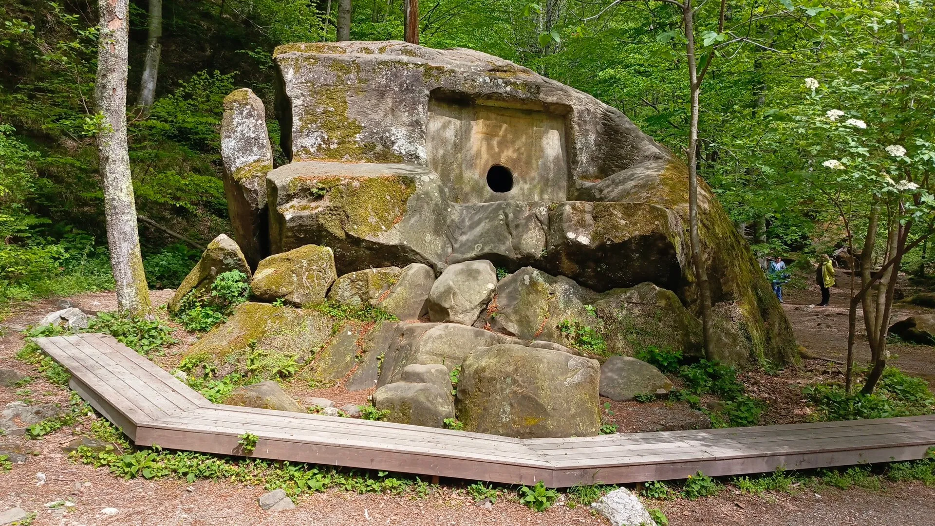 dolmen_volkonsky4